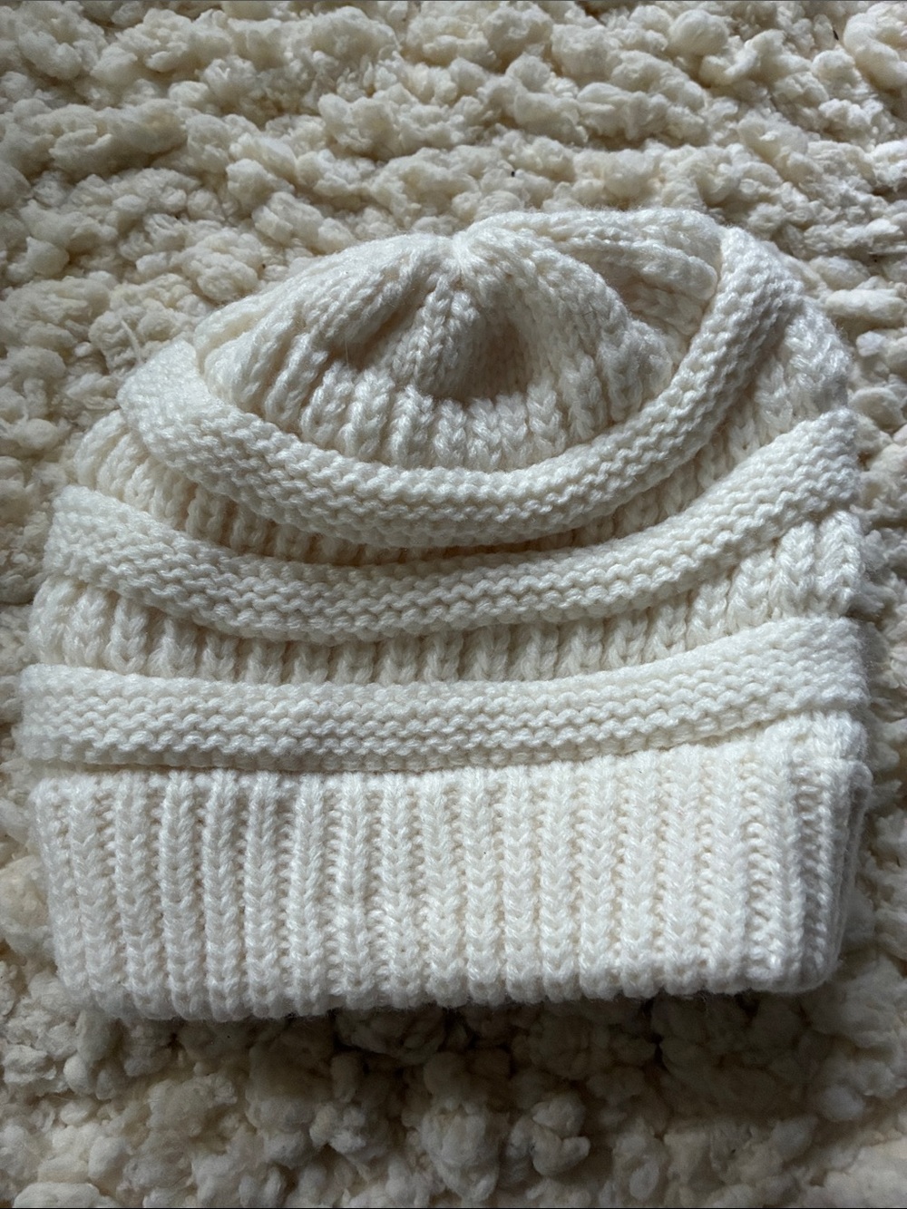 Women’s Cream Cable-Knit Beanie Hat